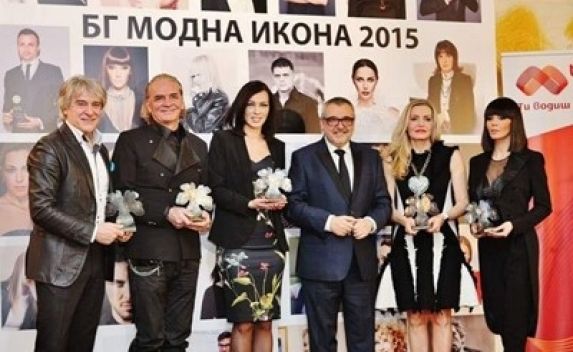Най-елегантните българи получиха приза  &quot;БГ МОДНА ИКОНА 2015&quot;  на Академията за мода